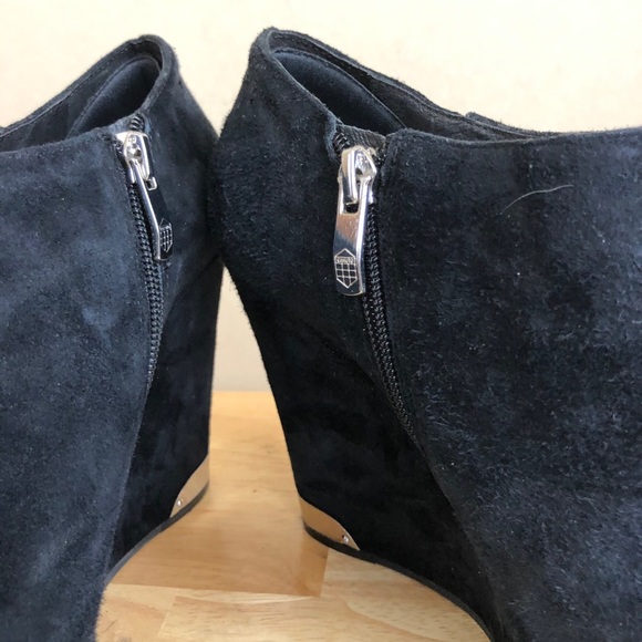 Vince Camuto ‘Klance’ Faux Suede Wedge Booties. - Picture 2 of 11